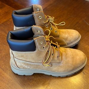Timberland juniors boots 4.5. Waterproof boot. Wheat